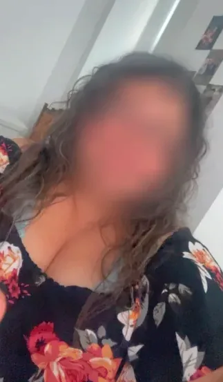 Alena, 33