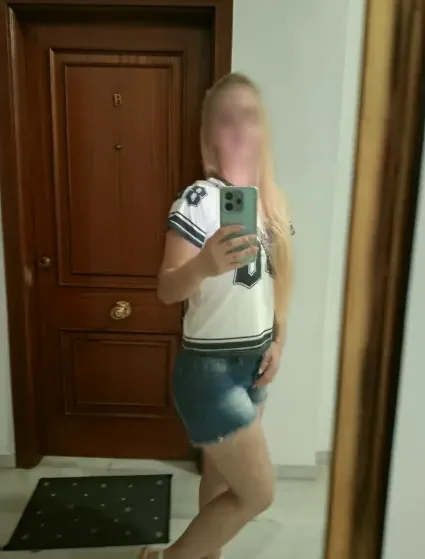 Amina, 38