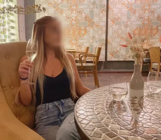 Chiara, 32