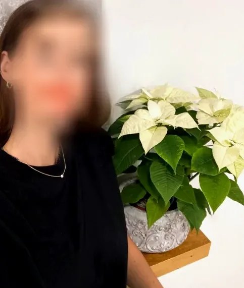 Sarah, 37