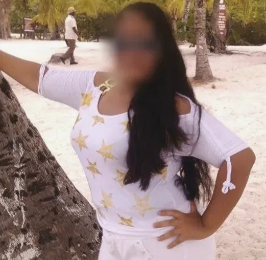 Yvonne, 28